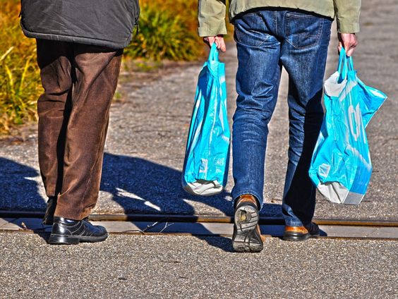 Herman's broek zakt af!