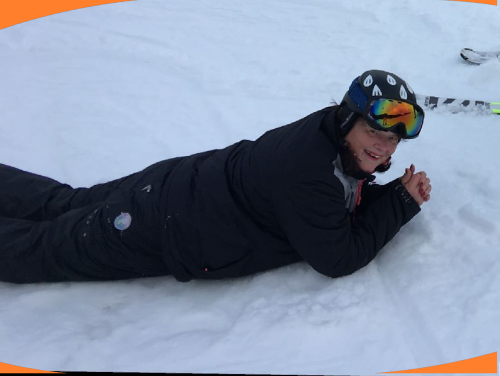 Manja ging op haar 71e skiën, maar dat ging mis. Maar stoppen:'ho maar'