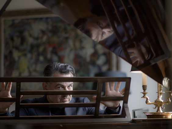 Stephen Emmer, de 'godfather' van de nederlandse tv-tunes brengt een prachtig instrumentaal album uit