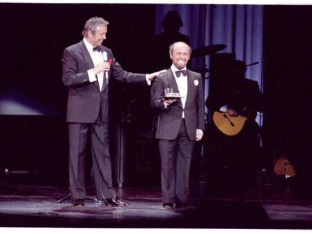 In Memoriam John van Elk: toneelmeester en vriend van Toon Hermans