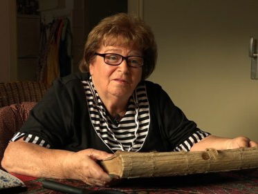 Addy (83) zoekt iemand om historische atlas te behouden: 'Eeuwig zonde als dit verloren gaat'