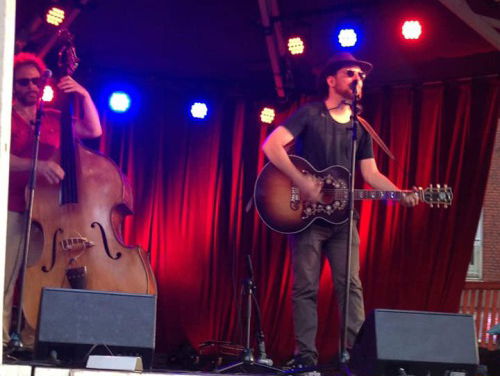 Etan Huijs singer/songwriter/ vlogger