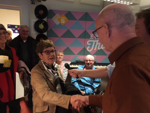 Nico Ebbinkhuijsen zoekt vriendinnen van overleden zus