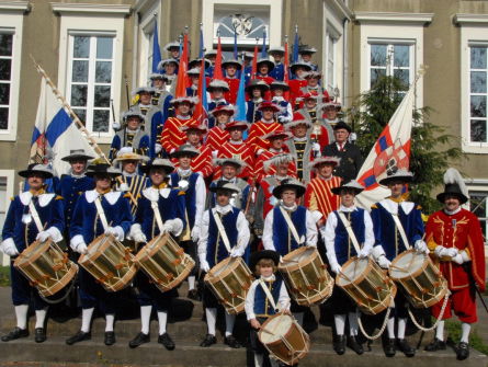 "De koning wordt met een kanonschot wakker gemaakt."