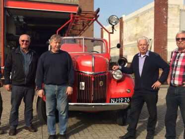 Pensionado's knappen oude brandweerauto op
