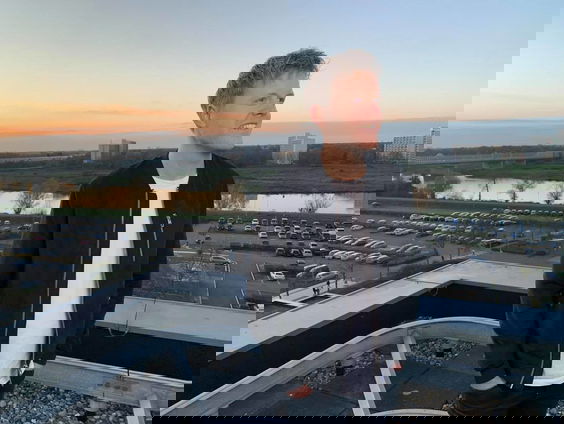 Lex Uiting heeft een liedje geschreven en gezongen voor het zorgpersoneel!