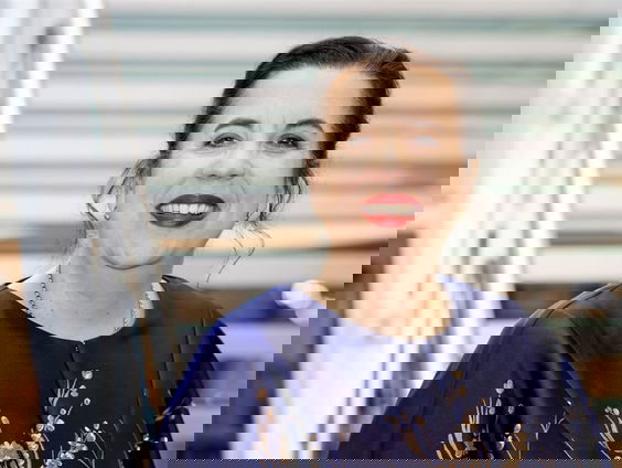 Francis van Broekhuizen gaat met eigen voorstelling het theater in