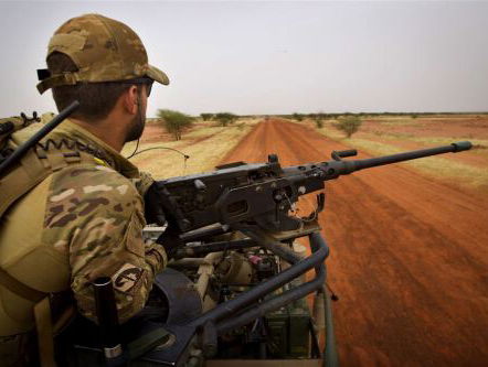 Marlies stuurt alle uitgezonden militairen een kaart