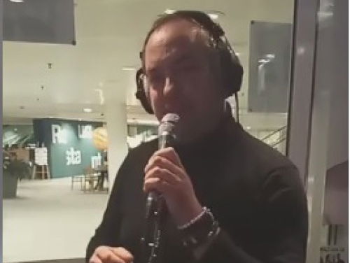 Kees Haak zingt live Honkie Tonkie Pianissie