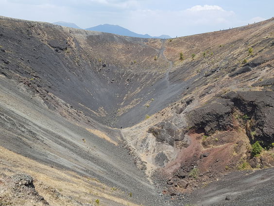 Honderd meter hoge vulkaan in één week