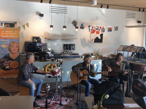 The LSB Experience live in TinekeShow