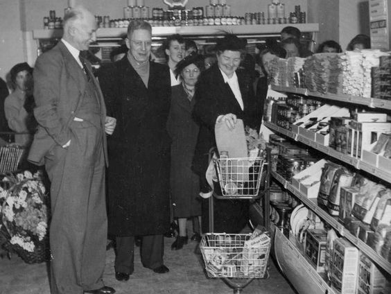 Van nu naar toen: het begin van de zelfbedieningswinkel