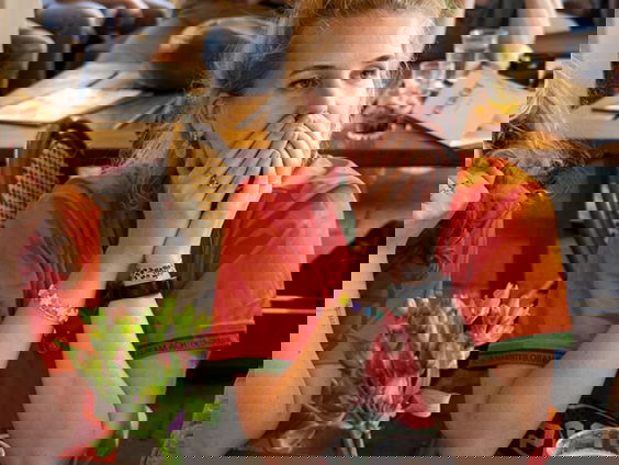 Het Oranjelegioen komt met een kater naar huis