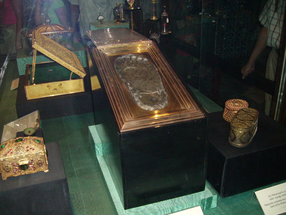 Wat moeten we met al die relieken?