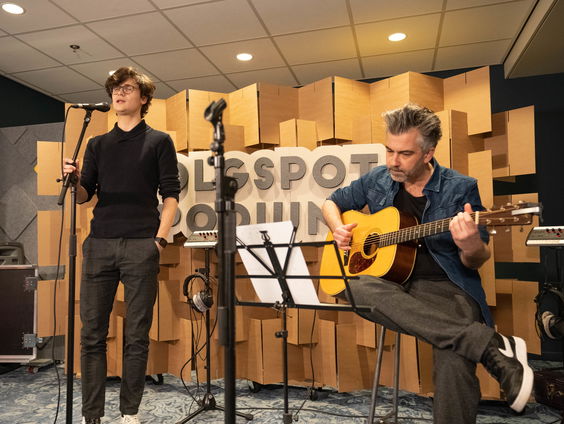 Volgspot Podium: Over de muur door Dennis van Aarssen