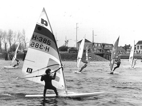 1983: John van der Starre wint de eerste Surf Elfstedentocht