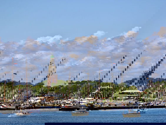 Enkhuizerse klok na twee eeuwen weer terug op honk