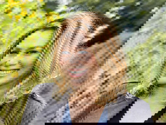 Antje Monteiro heeft haar levensverhaal in het boek 'EN.... DOOR' gezet