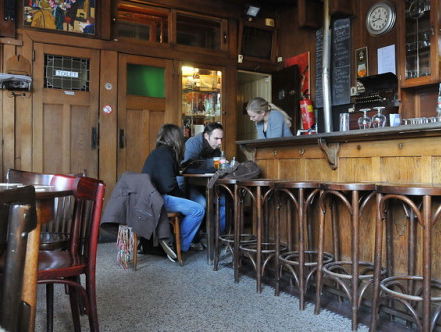 'Alleen een balletje uit de frituur is echt verleden tijd in café'