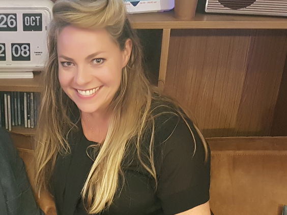 Maaike Martens over haar hilarische kersthit