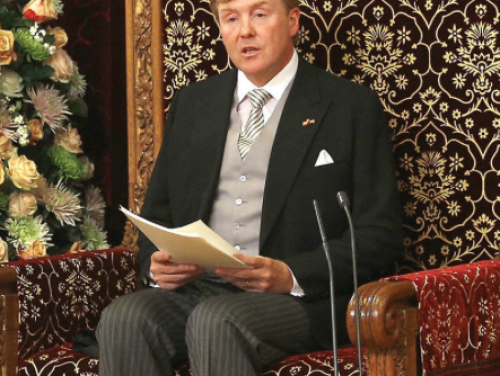 Staatssecretarissen niet bij Troonrede. Zielig!