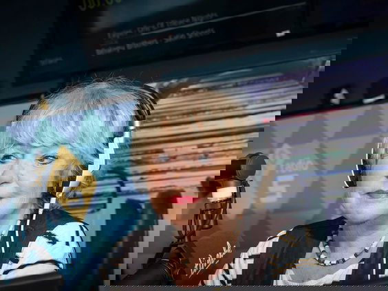 Tineke kondigt haar afscheid bij de TinekeShow aan