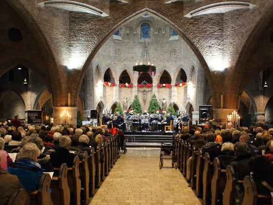 Hoe bereik je nu mensen die alleen met kerst naar de kerk gaan?
