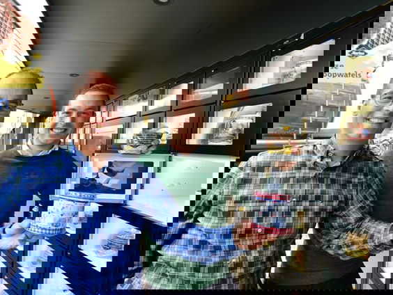 In Gouda is de grootste stroopwafelmuur ter wereld geopend!