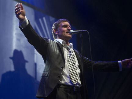 Vlak voor het podium: De Dijk