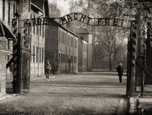 Zondagavond op tv: Het Geheugen van Auschwitz