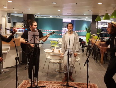 De Italianen live in Volgspot: Volare