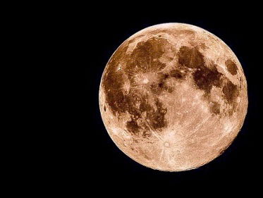 Tot de maan en weer terug