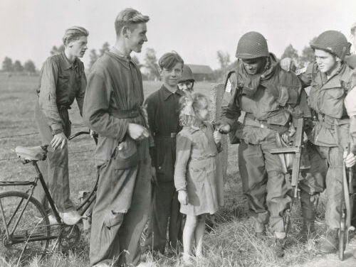 WO2 in foto’s: ‘Maken van oorlogskiekjes was typisch Nederlands fenomeen’