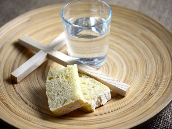 Hoe zit dat: hoelang kan ik zonder eten en drinken?