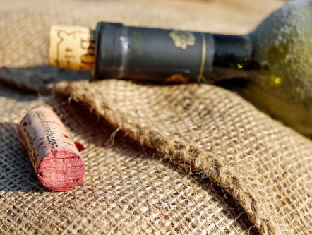 Denk aan het milieu: lever je wijnkurk weer in!