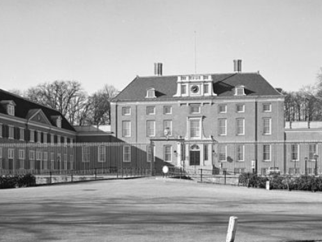 Annie zoekt buurmeisje Carla Hentze deel 2