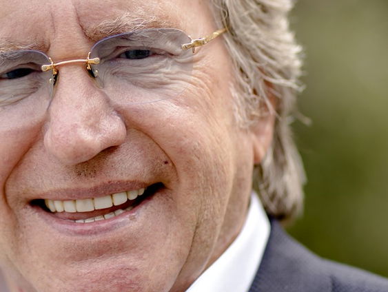 Hoera! Lee Towers is 75 jaar!