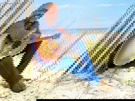 Country Roads: Darius Rucker