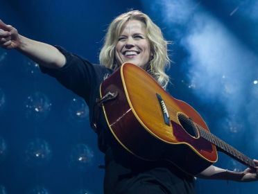 Ilse De Lange gaat weer op tournee