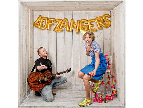 Nadja Willems fotografeert ondernemers in een box