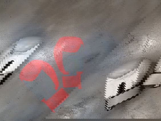 Boksende ouderen? "Kom eens uit die stoel!"