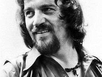 Country Roads: Waylon Jennings