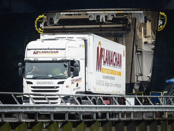 Bas Timmermans is vrachtwagenchauffeur en staat muurvast in Londen