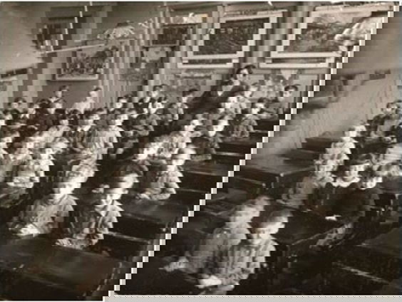 Vrolijke schoolverhalen van vroeger tot nu in 'Mijn leraar vertelde eens'