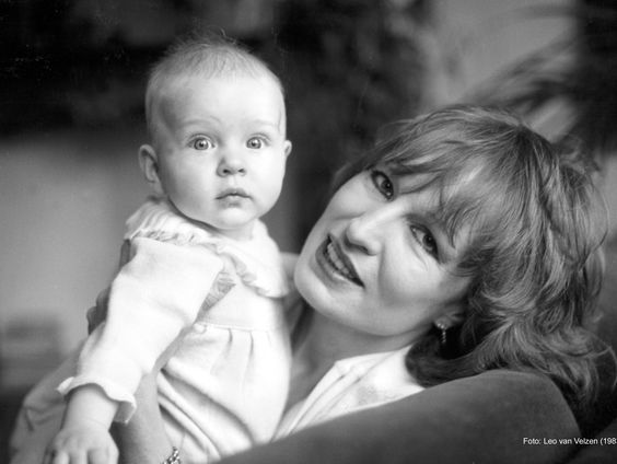 Elisah Baijens over haar moeder Liesbeth List (podcast)