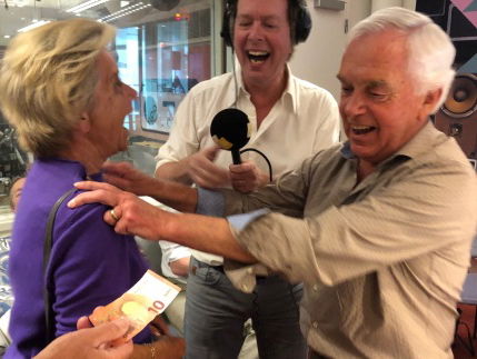 Jan en Carla Mulder zoeken vrienden Piet en Ineke Kuipers