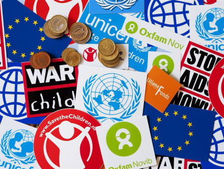 Goede doelen verliezen jonge gevers. Wat te doen?