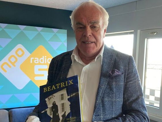 Fotoboek Beatrix: van prinses tot prinses verschijnt vandaag, een van de samenstellers Leo Blom is in de studio!