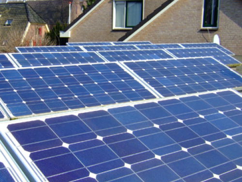 Drie kilometer zonnepanelen langs de A1