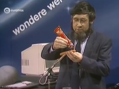 Monument voor Chriet Titulaer onthuld